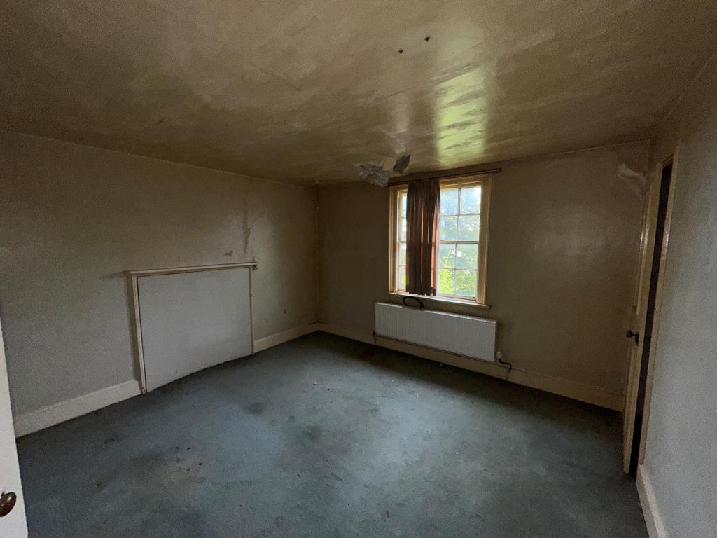 Lot: 103 - THREE-BEDROOM SEMI-DETACHED HOUSE FOR REPAIR - First Floor Bedroom2
